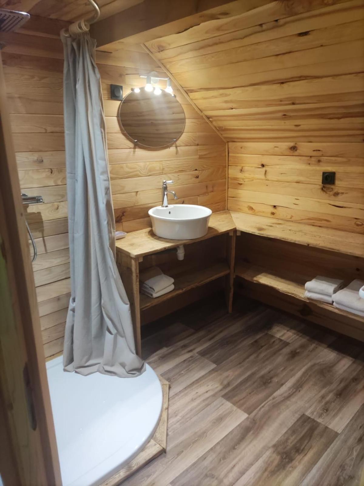 La Chambre Savoyarde Chez Les Garcons Saint-Paul-sur-Yenne Extérieur photo