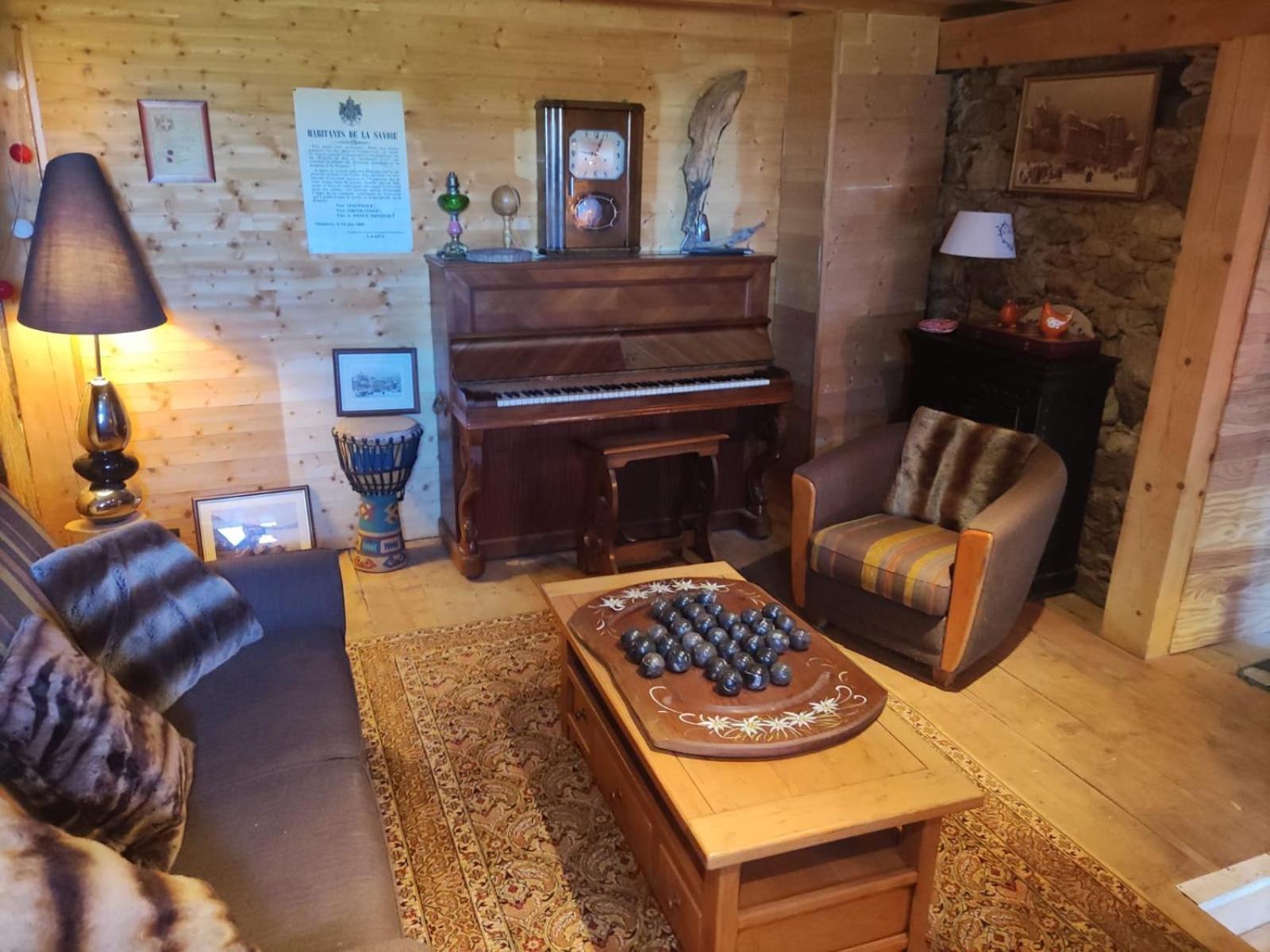La Chambre Savoyarde Chez Les Garcons Saint-Paul-sur-Yenne Extérieur photo